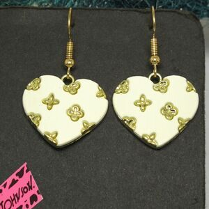 NWT BJ Heart Earrings